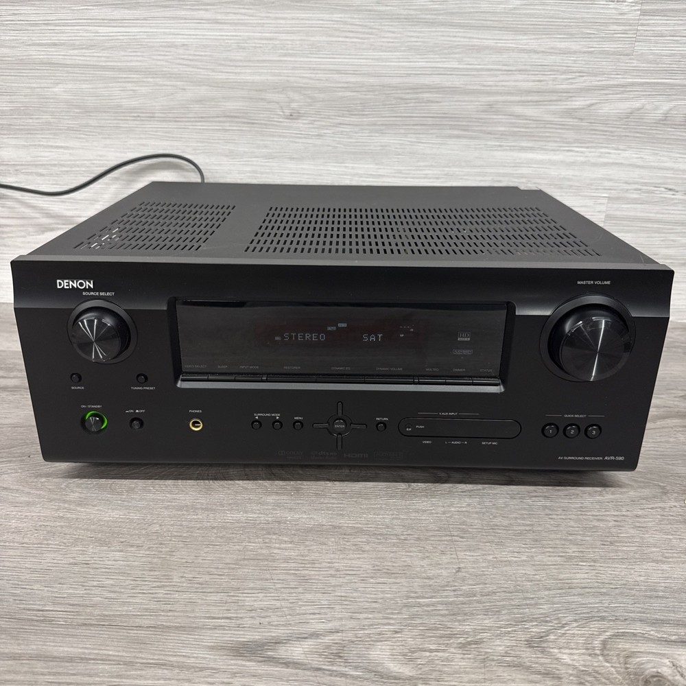Denon AVR 590 5.1 Channel AV Surround Sound Receiver Powers On