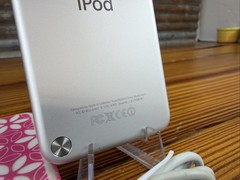 Apple iPod touch 5th Generation 32GB Silver Model A1421 w/ Cord PRISTINE!