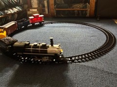 PRE-OWNED 2050 BLACK TRAIN WITH CONTROL REMOTE
