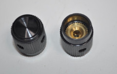 Lot of 5 NOS Vintage Knobs 1/4″ Shaft Dia with Set Screws 1/2″ Dia