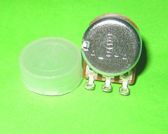 Alpha 50k ohm Linear Taper Pot, Solder Lugs, Split Shaft, 17mm Potentiometer EK