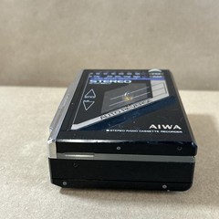 AIWA HS-J350 FM/AM Stereo Radio Cassette Walkman For Repair Rare Vintage
