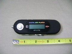 Mini Digital MP3 Music Player/FM Radio/Voice Recorder in Black with Battery (NEW