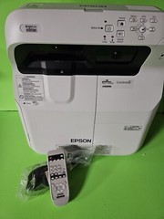 Sewing Epson BrightLink 695Wi H740A 3LCD Projector Ultra Short w new lamp
