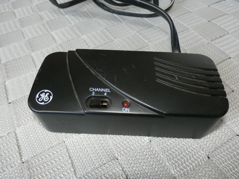 GE RF Modulator All in One Video Games VCR TV Audio Cable