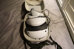 Sony PlayStation PS VR2 Headset Sense Controllers VR – White Case included