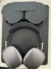 Apple AirPods Max Space Gray Wireless Noise Cancelling Headphones w/ Smart Case