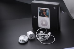 NEW Apple iPod Classic Video 5th Generation All Colors 30GB 80GB MP3 Sealed Box