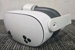 Meta P97 Quest 3S 128G Standalone All-in-One VR Headset with Controllers – White