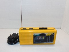 Rare Vintage Soundesign Sports Sound MINI Yellow Cassette Player 4603YEL Works!