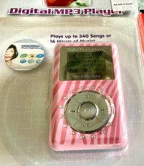 Cyber Gear Digital MP3 Player Voice Recorder + Bundled Items 2007 New Sealed!