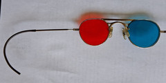 Vintage Anaglyph 3D Glasses Red And Blue Glasses with 2 Clip Ons Lot
