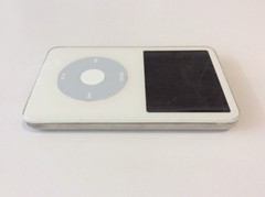 Apple iPod classic 5th Generation White (30 GB) (MA002LL) W New Battery