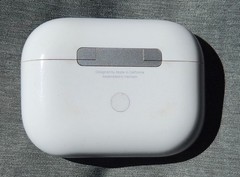 Apple AirPods Pro (1st Generation) – Genuine – 6 Months Usage