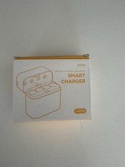 AA 1.5V Li-Ion 4-Slot Smart Charger with USB for Low Drain Devices