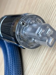 Audiophile Cable 2 m 15A 250V Shielded Carbon Fiber Plug IEC C13 1.7 cm Thick