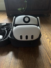 Meta Quest 3 Standalone VR Headset White/Black w/ BOBOVR Battery Strap & Case