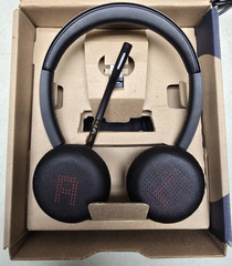 Poly – Voyager 4320 UC Wireless Headset + Charge Stand (Plantronics) -Headphones