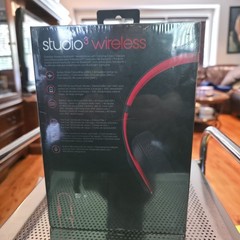 Beats By Dr Dre Studio3 Wireless Headphones Black / Red Brand New and Sealed