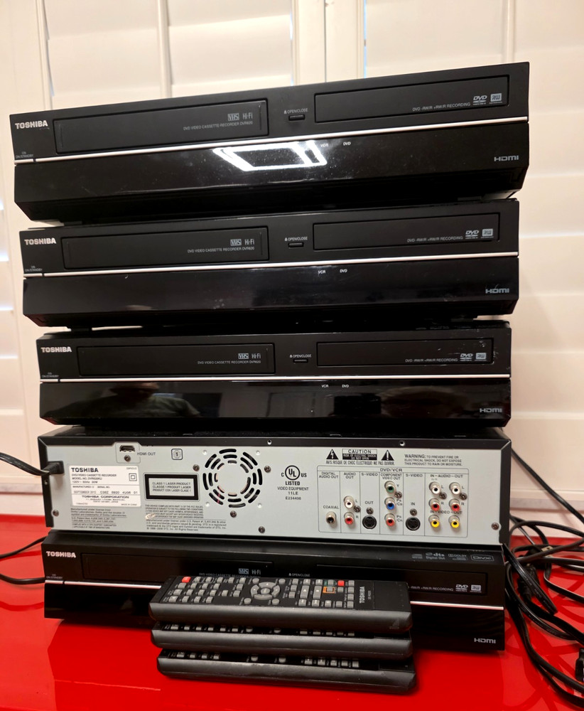 Toshiba DVR620KU DVD/VCR Recorder Combo W/Remote Control USED