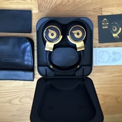 AKG N90Q Over-Ear Headphones Black/Gold w/ Hard Case, Cables, Manuals