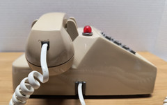 ITT Beige Cortelco 250044-VBA-27M Push Button Phone W/ 25Ft. White Coil Cord