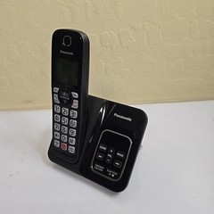 Panasonic – KX-TGD830M DECT 6.0 Expandable Cordless Phone System