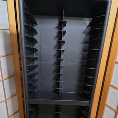 Vtg Fellowes 40 Slot VHS Tape Tower Storage Rack Black Plastic 31″ Organizer