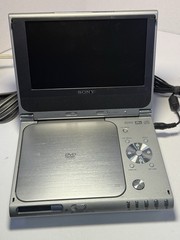 Sony DVP-FX700 Portable CD/DVD Player 7″ LCD Silver Bundle Remote Working