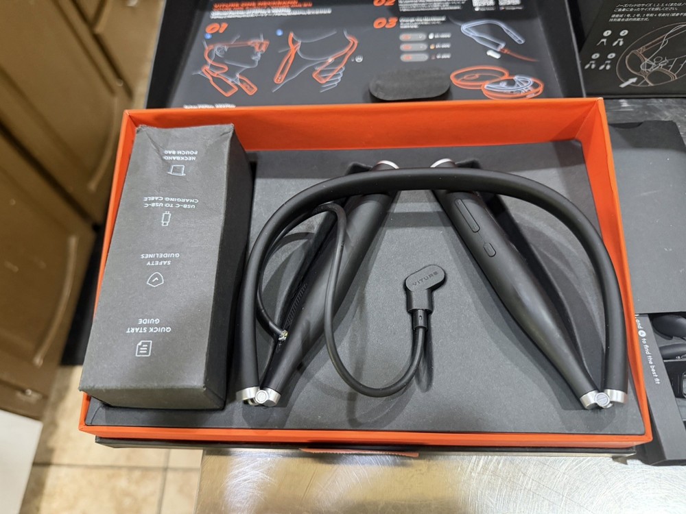 VITURE Pro XR/AR Glasses+Neckband 135″ 120Hz 1000Nits UltraClarity Cloud Gaming