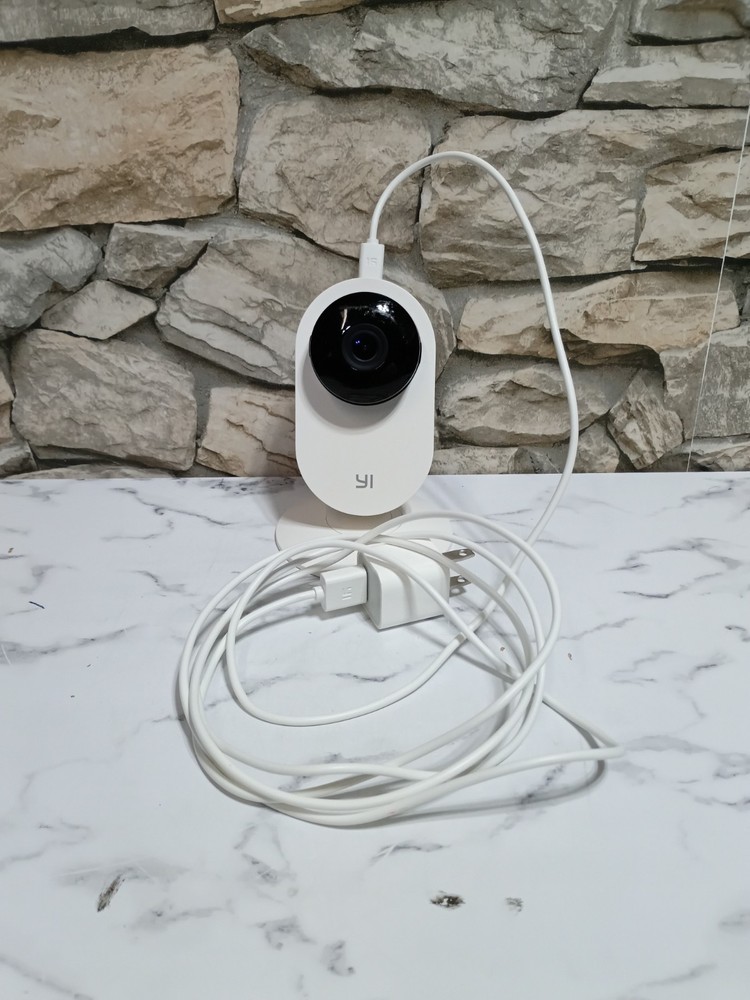 YI YHS-113-IR Indoor Wi-Fi IP Surveillance Camera 1080p White MicroSD Slot