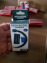 50 Ultrafire BRC 3000 Mah 3.7 Volt Lithium Ion Batterys & 25 Chargers