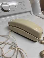 Vintage Radio Shack 43-581 Beige Trimline Corded Phone Wall Desk Landline