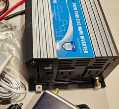 Giandel 600W Pure Sine Wave Inverter 12V DC to 120V AC w Remote Control + Extra