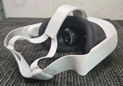 Meta P97 Quest 3S 128G Standalone All-in-One VR Headset with Controllers – White