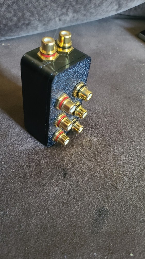 rca distribution block 1-3 rca splitter