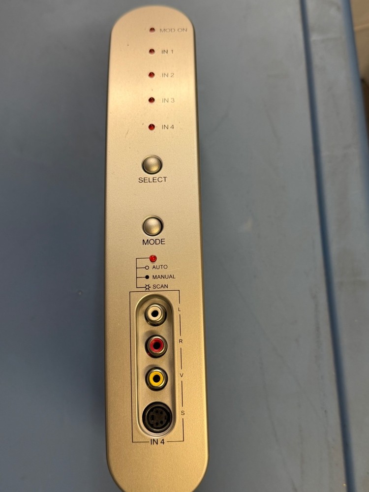 Audio/Video Switch Splitter Video Games TV Rf Modulator