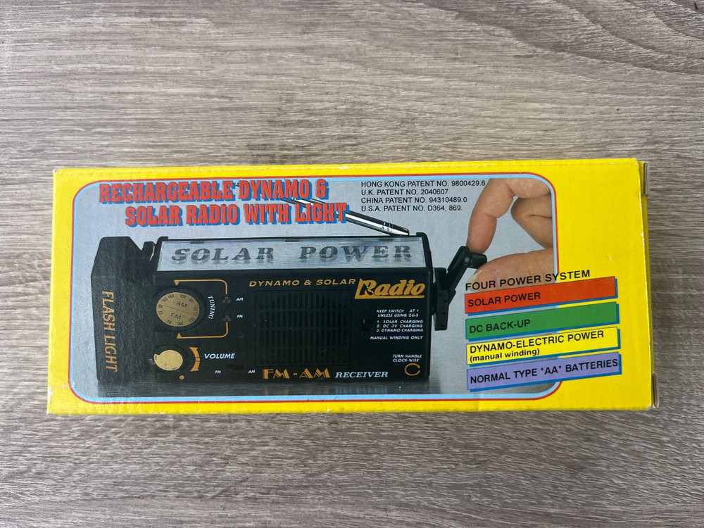 Vintage Rechargeable Dynamo & Solar Radio with Light. New in Box-4Emergency Kits