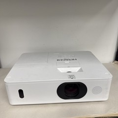 Hitachi CP-WU5505 Projector 2 Lamp Hours