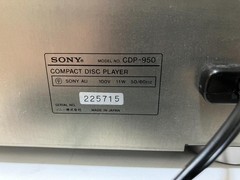 SONY CDP-950 COMPACT DISC PLAYER DUAL D/A COVERTER SYSTEM AC100V 50/60Hz 11W
