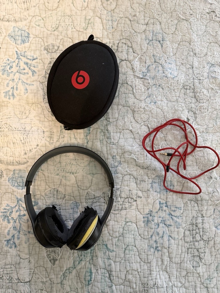 Beats by Dr. Dre Solo2 Over the Ear Headphones – Black