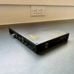 Giada F106D Fanless Embedded Mini PC Digital Signage Media Player RoHS