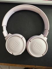 JBL Bluetooth Over Ear headphones with up to 40 hours battery Rose