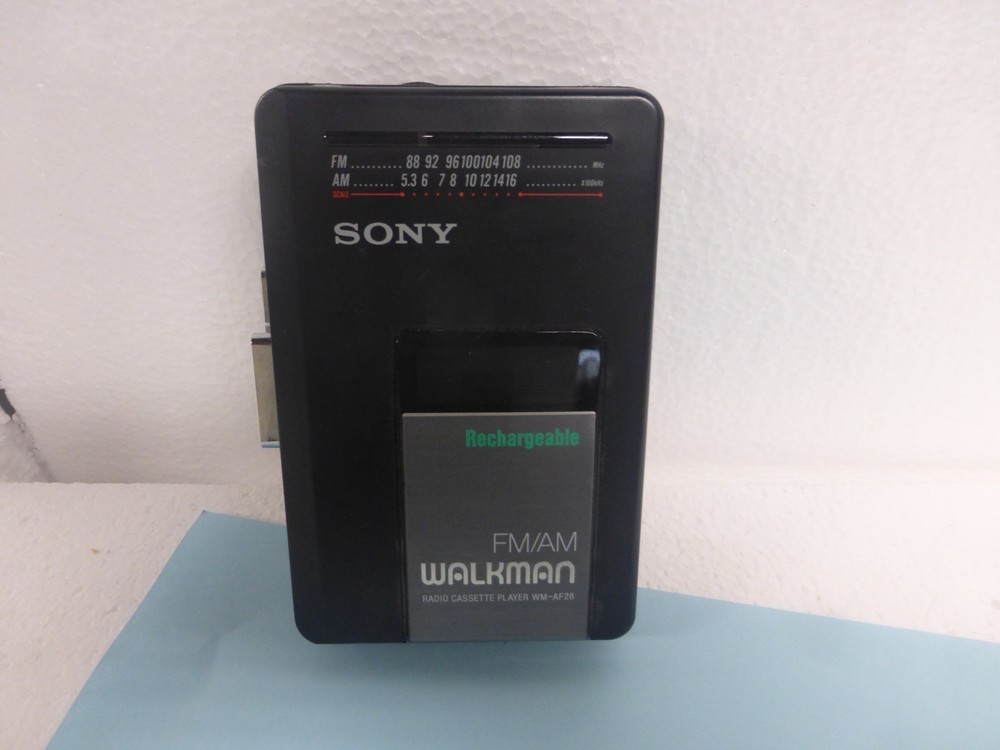 Sony Walkman WM-AF28 Radio Cassette Player NICE