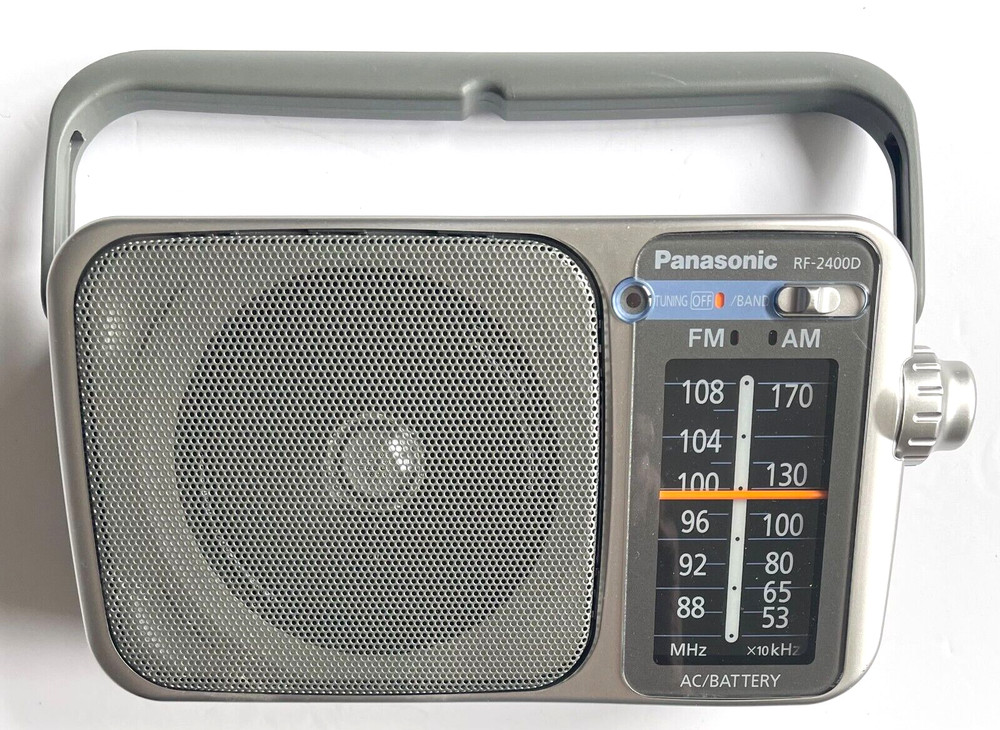 EXCELLENT PANASONIC RF-2400D AM/FM 2-BAND PORTABLE RADIO AC OR BATTERY POWERED
