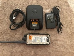 Lot of 1 Motorola XPR6550 UHF 403-470 MHz,ANT, CHARGER AAH55QDH9LA1AN/No Battrey