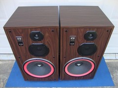 Awesome Cerwin Vega VS-150, 3-way Floor Speaker w/ 15″ Woofers – Reconditioned