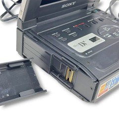 Sony GV-D900 MiniDV Video Walkman 5.5″ LCD Monitor Made in Japan Tested