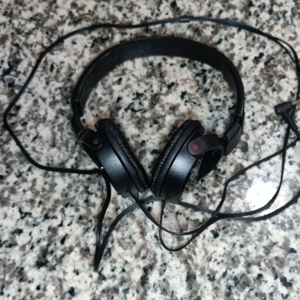 Sony MDR-ZX110 On-Ear Wired 3.5mm 30mm Adjustable Headband Black 3ft