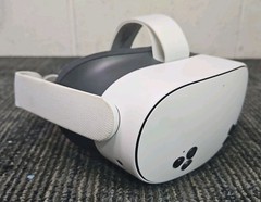Meta P97 Quest 3S 128G Standalone All-in-One VR Headset with Controllers – White